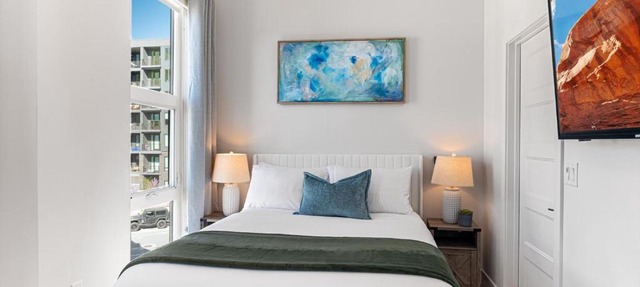 Dwntn Lux Townhome - Best Amenities- 3BD, 4BA
