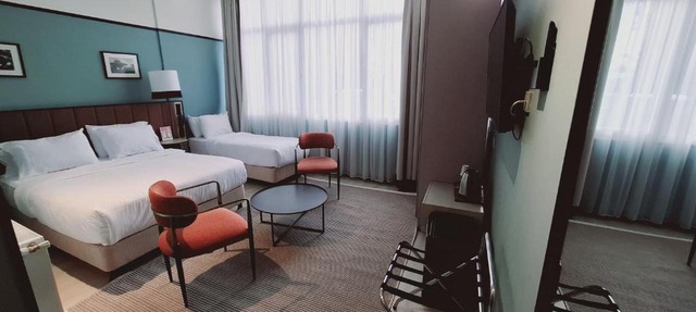 EA Exclusive Hotel