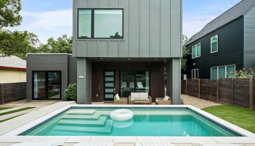 East Austin Oasis - Pool - Grill - Modern 4BR Home