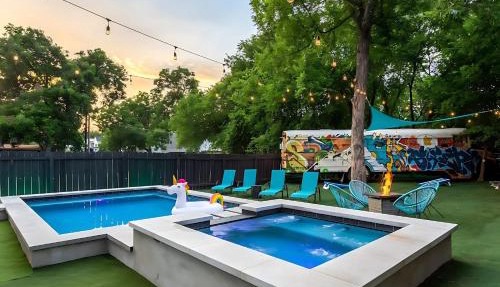 East Austin Pool and Hot Tub Retreat Near Rainey
