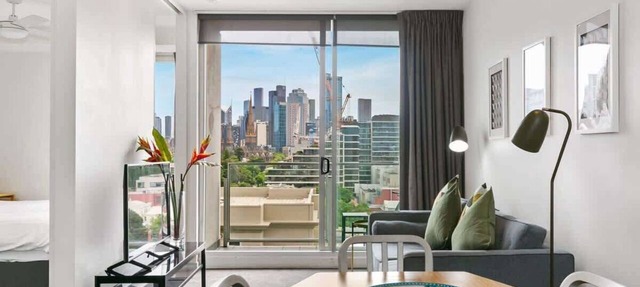 East Melbourne Pet Friendly Secure Parking & Pool