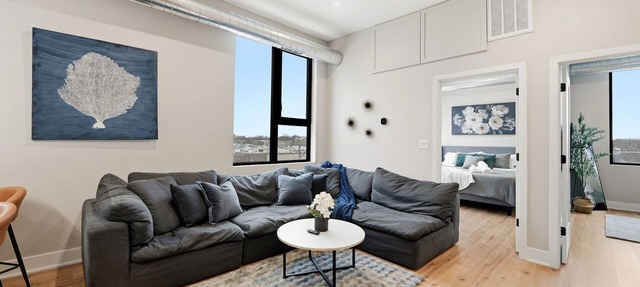 Edgewater Apt with Free Parking, Gym, City Living