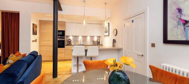 Edinburgh Luxury Apartment- The Matisse Suite