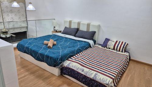 EkoCheras with Balcony Sunshine Cosy Condo Next to MRT Stay 3 or 4 Pax