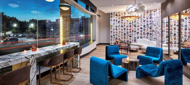 Elan Hotel