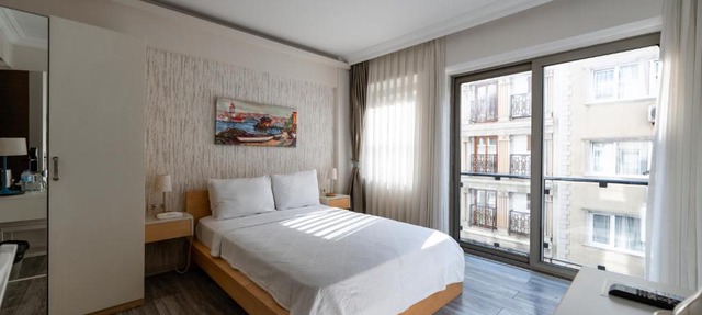 Elanaz Hotel
