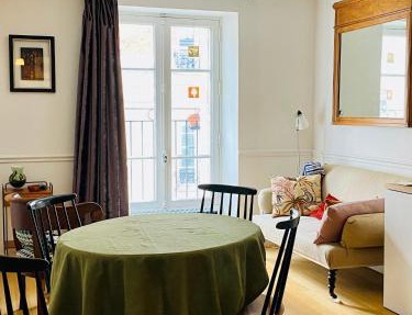 Elegant and cosy flat near Montmartre