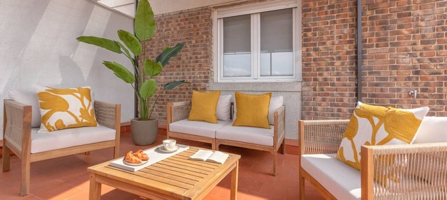 Elegant apartment with large terrace