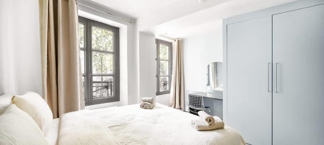 Elegant Parisian apartment, Place des Vosges