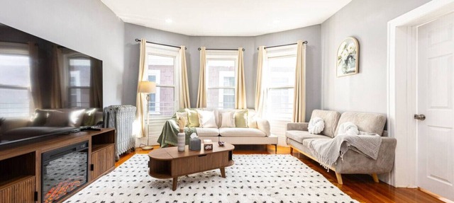 Elegant, Spacious 3BD/1BA in Boston