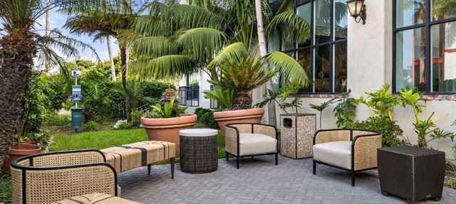 Embassy Suites by Hilton Los Angeles International Airport South