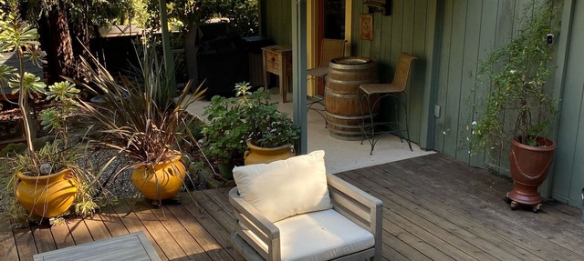 Enjoy a Slice Of Country-Two miles to Downtown Healdsburg