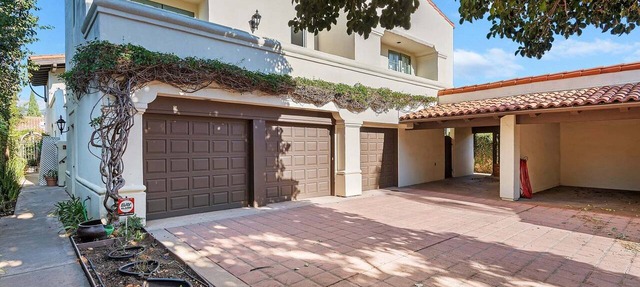 Enjoy the Beauty of Downtown Santa Barbara Walk Everywhere!