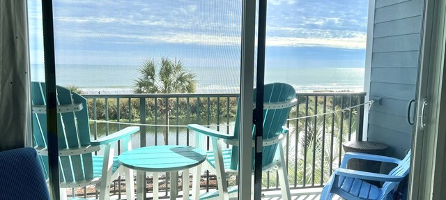 Escape to Paradise:202B OCEANFRONT, LAZY RIVER, Family Friendly, Pools, Hot tubs