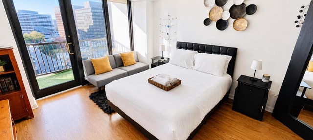 Executive Residence at National Landing, Metro, Pool, Sauna, Gym, Airport