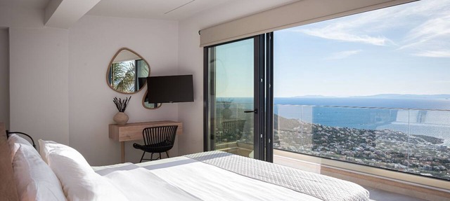 Executive Suite By Saronida Hills