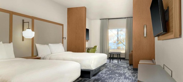 Fairfield by Marriott Inn & Suites Kansas City at The Legends