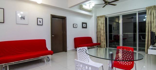 Family 2BR Apartment At Regalia Residence, 5 minutes to subway