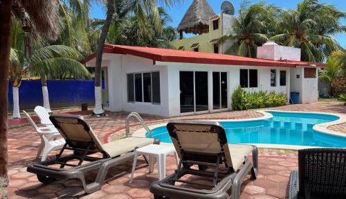 Family home with private pool, Casa Palapa