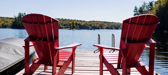 Family Oriented 4 season Cottage with Hot Tub on Kennisis Lake, Haliburton