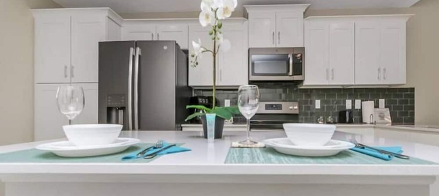 Family place with gorgeous view, 4 miles to DISNEY