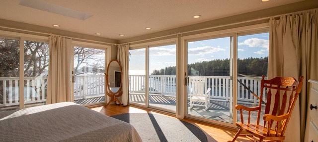 Fantastic Waterfront Views
