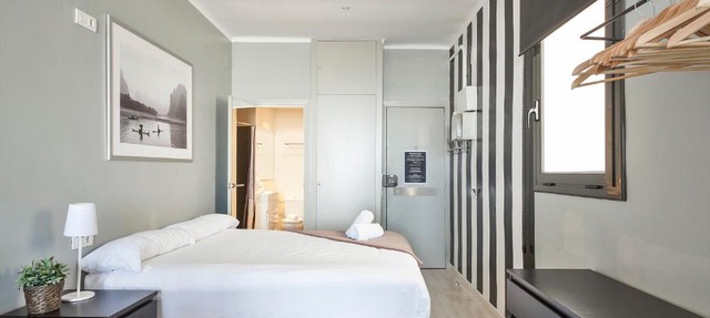Fira Apartments by gaiarooms