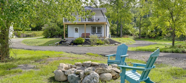 Fire Pit + On-Site Pond: Hudson Valley Home!