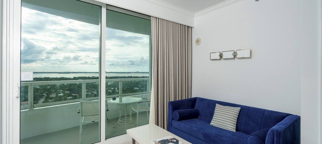 Fontainebleau Hotel Tresor 22nd Fl Junior Suite