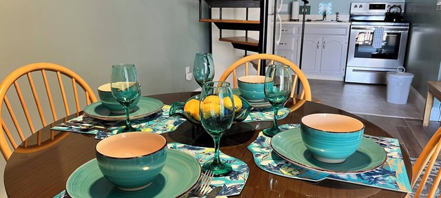 Footbridge Escape A Comfy Condo w/Pool, the Beach, Perkins Cove
