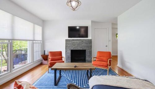 Forest Glen Silver Spring Gem - Parking