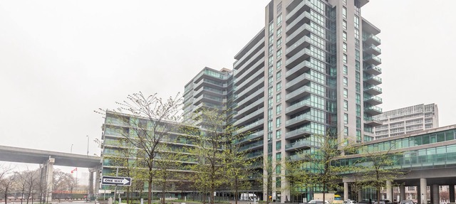 Fort York Suites Toronto