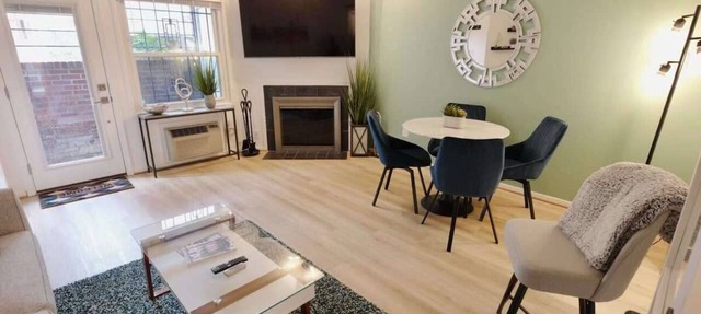 Four Reasons- Location, Food, Night Life, Comfort