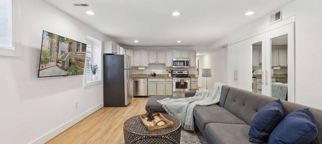 Free Parking! Large, 2BR/1.5BA with AC/TV/Internet