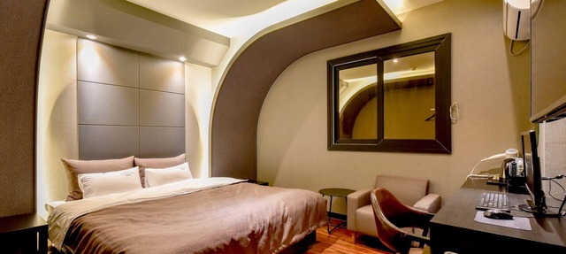 French Code Hotel