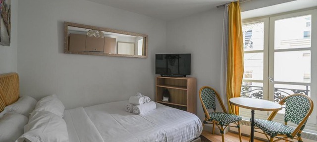 French typical apartment (opéra 5D)