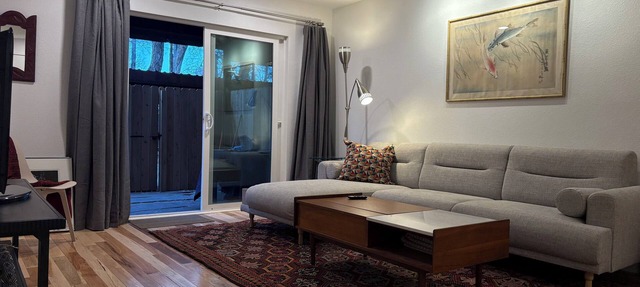 Fresh, Clean & Hassle Free Newly Renovated & Fully Furnished 2 Bdrm