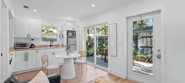 Fresh & Modern 1BR—Victoria Park, Beach Nearby