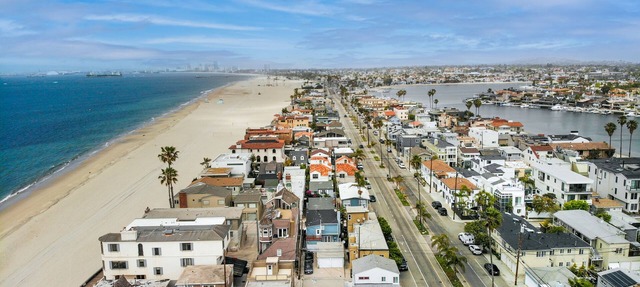 Freshly remodeled beach getaway, steps to the sand