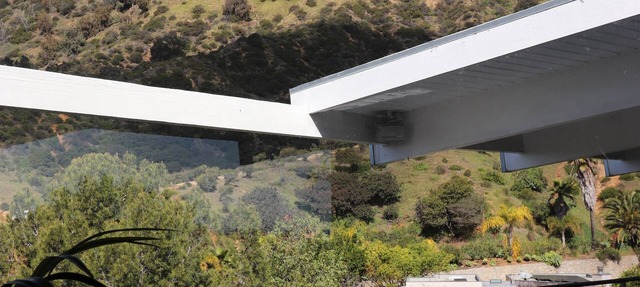 Front-Row Hollywood Sign Views -Modern Glass Villa