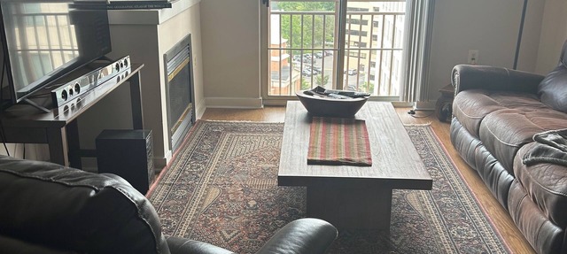 Fully equipped 1-bedroom, pool, gym & parking in Clarendon, Arlington