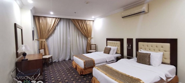 Fully Furnished 3 Rooms Serviced Apartment FOR RENT Sari St / UNIT 21