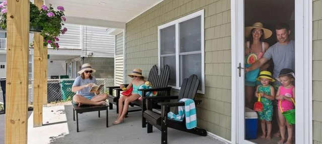 Fully Renovated Steps to Beach The Americana
