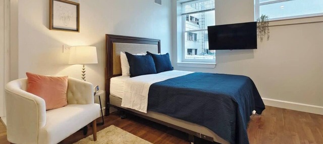 Fun Cozy Studio Apts - 1 Mile to TIAA Bnk Fld!