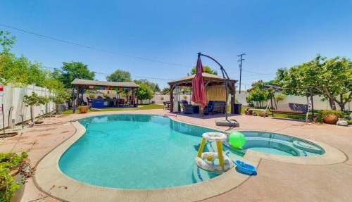 Game Room, Pool! Family Home 25 Mi to Disneyland