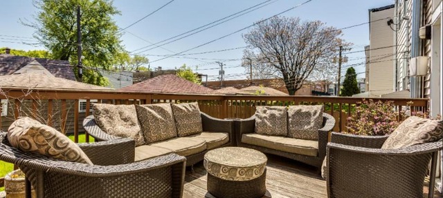 Garage Parking - Vintage Charm - and a Fabulous Location! Easily Enjoy the Best of Chicago!