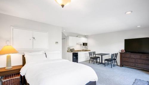 Garden Suite near Jericho Beach