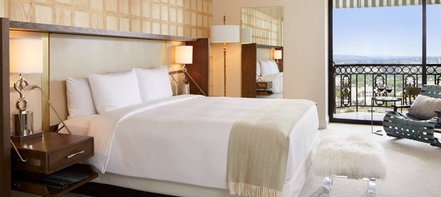 Gate Two Bedroom Suite at The London West Hollywood, Rooftop Pool, Parking