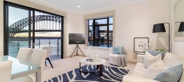 Getawayz NSW - 'Reflections' - World Class 360° Sydney Harbour Bridge & Opera House Views