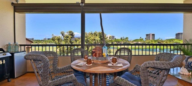 Golf-view & Updated 2BR condo near Beach- KRL D302